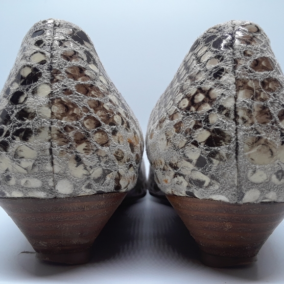 Faux Python Snakeskin flats - Picture 5 of 7